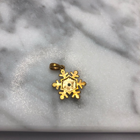 Snowflake Necklace Charm Gold and Silver - Picture 2 of 3